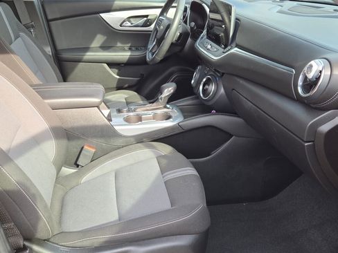 Used 2023 Chevrolet Blazer LT image 4