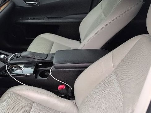 Used 2015 Lexus ES 300h w/ Navigation System Package image 2