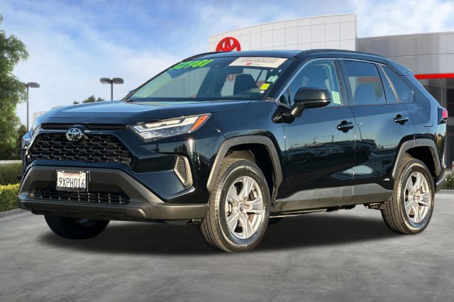 Certified 2025 Toyota RAV4 LE AWD/4WD image 10
