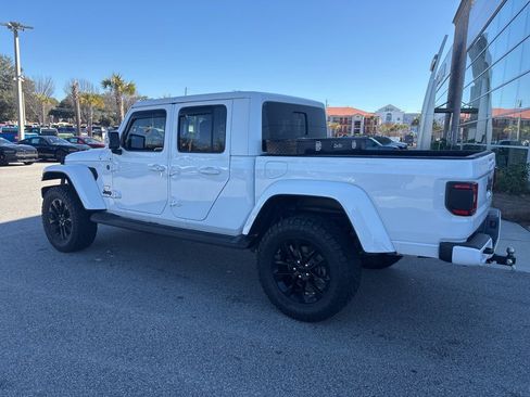Used 2022 Jeep Gladiator Overland image 3