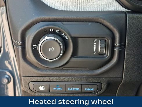 Used 2025 Jeep Wrangler Unlimited Sahara AWD/4WD image 9