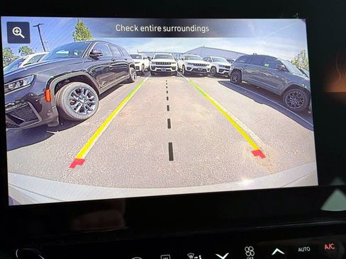 New 2027 Jeep Grand Cherokee 4WD image 16