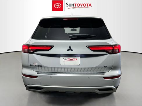 Used 2024 Mitsubishi Outlander SE image 5
