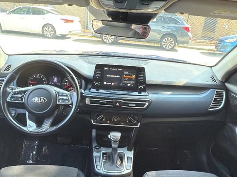 Used 2021 Kia Seltos S FWD image 25