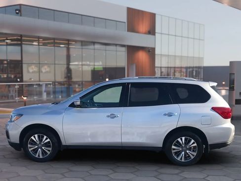 Used 2020 Nissan Pathfinder S image 7