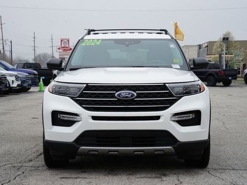 Certified 2024 Ford Explorer XLT w/ Equipment Group 202A AWD/4WD image 2