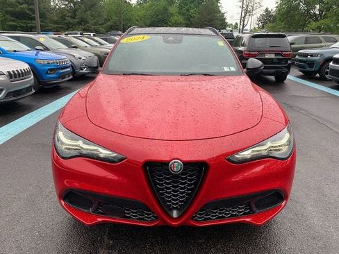 Used 2024 Alfa Romeo Stelvio Veloce AWD/4WD image 9