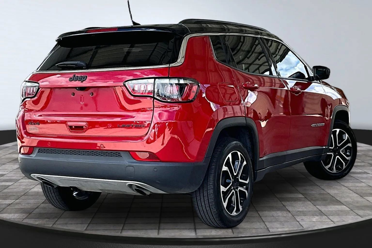 Used 2023 Jeep Compass Limited AWD/4WD image 6