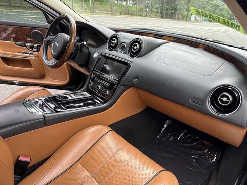 Used 2014 Jaguar XJ L Portfolio AWD/4WD image 20