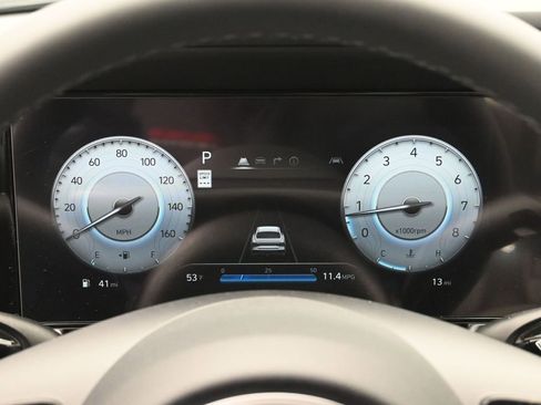Used 2025 Hyundai Elantra Limited FWD image 12