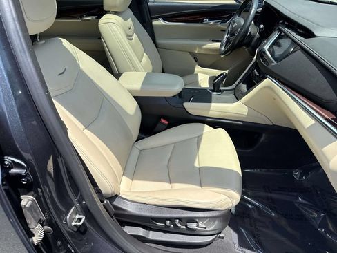 Used 2019 Cadillac XT5 Premium Luxury w/ Driver Assist Package FWD image 7