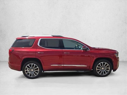 Used 2021 GMC Acadia Denali w/ Denali Technology Package FWD image 4