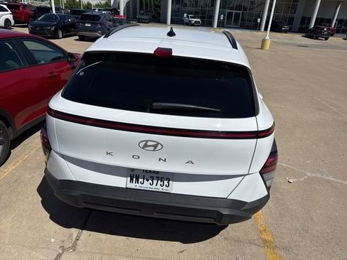 Used 2025 Hyundai Kona SEL image 7