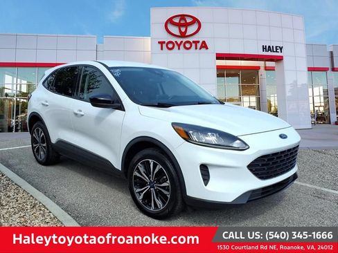 Used 2022 Ford Escape SE w/ SE Sport Appearance Package AWD/4WD image 1
