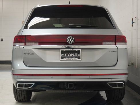 Used 2024 Volkswagen Atlas SEL Premium R-Line AWD/4WD image 33