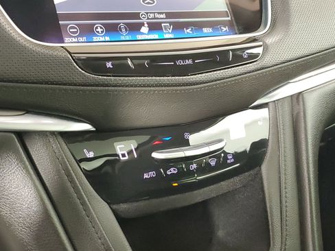 Used 2017 Cadillac XT5 Luxury w/ Driver Awareness Package image 41