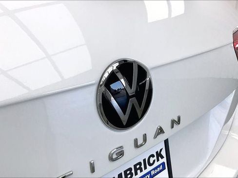 Used 2023 Volkswagen Tiguan SE R-Line AWD/4WD image 32