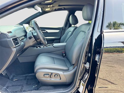 New 2025 VinFast VF 8 Plus AWD/4WD image 20