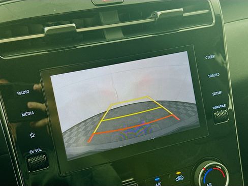 Used 2024 Hyundai Tucson SE image 22