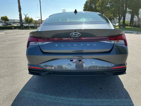 Used 2021 Hyundai Elantra SEL w/ Cargo Package FWD image 7
