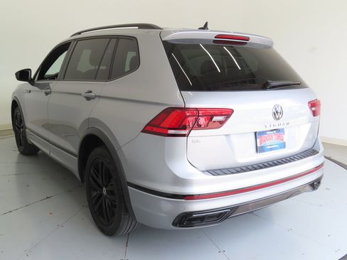 Used 2022 Volkswagen Tiguan SE R-Line FWD image 6