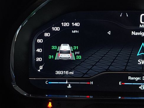 Used 2022 GMC Yukon SLT w/ SLT Premium Package image 24