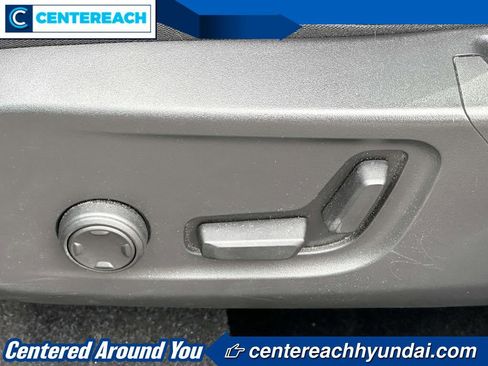 Used 2020 Volvo XC40 T5 R-Design image 16