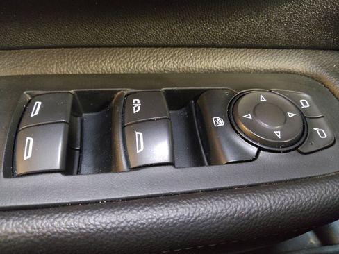 Used 2022 GMC Terrain SLT image 27