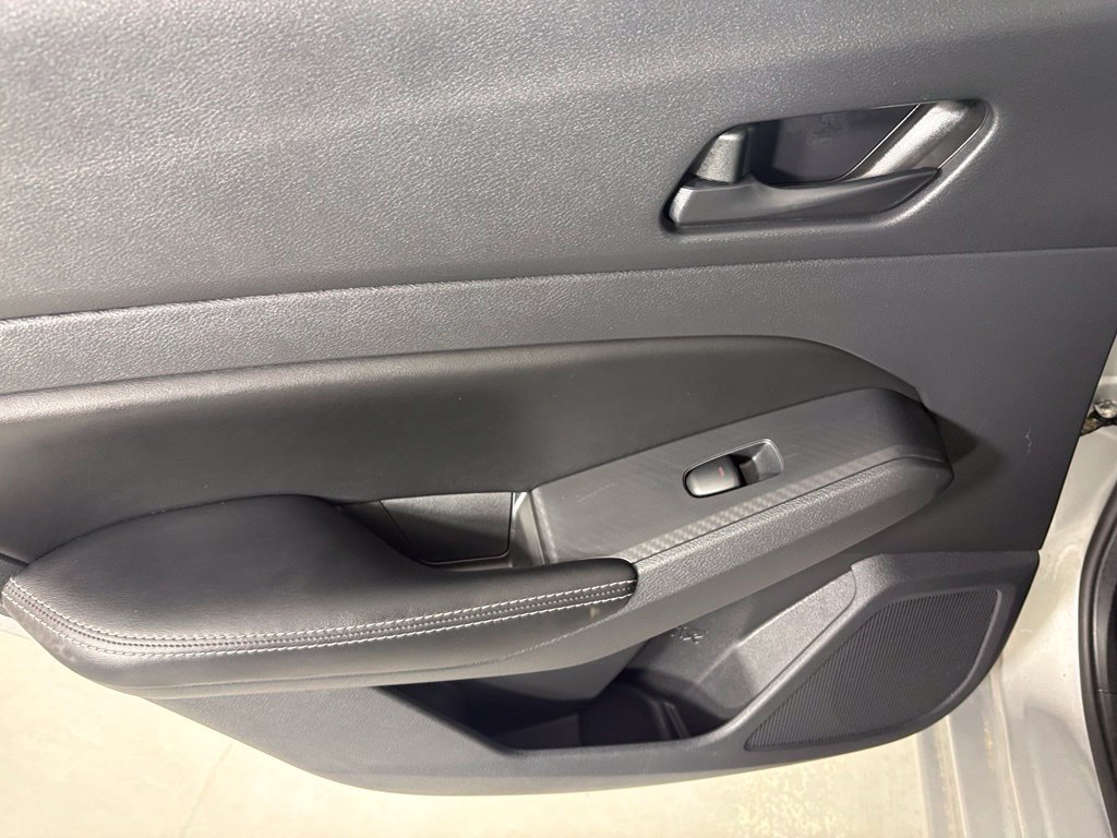 Used 2024 Nissan Altima 2.5 SV FWD image 33