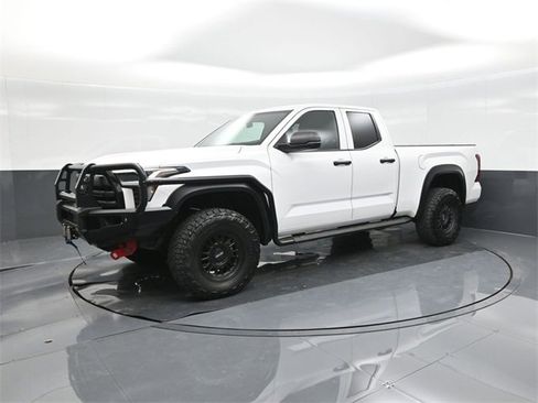 Used 2025 Toyota Tundra SR image 1