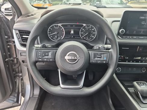 Used 2023 Nissan Rogue SV FWD image 12