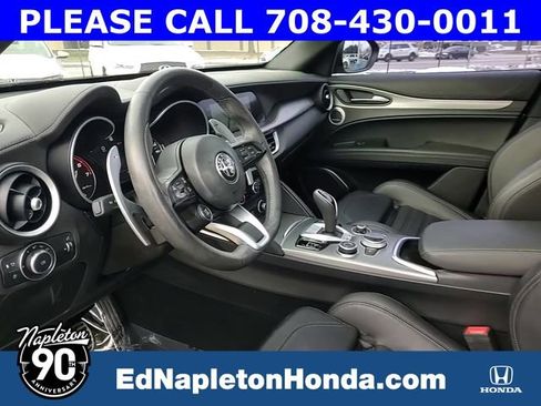 Used 2022 Alfa Romeo Stelvio Veloce image 9