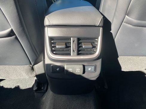 Used 2022 Subaru Outback Limited image 35