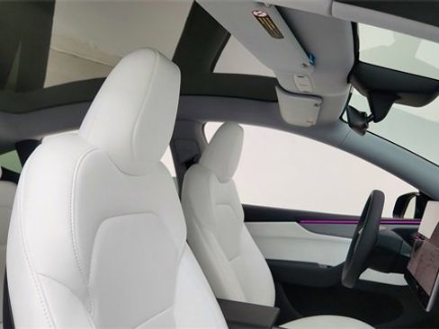 Used 2026 Tesla Model Y Long Range image 20