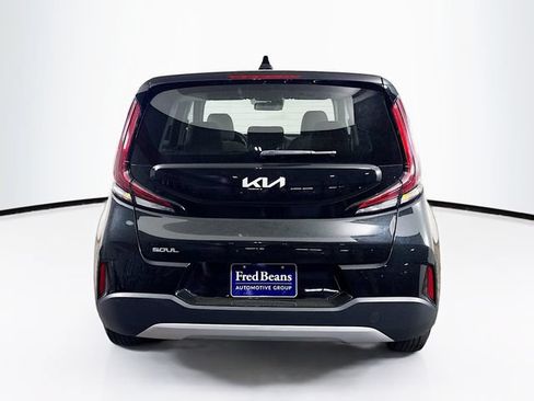 Used 2023 Kia Soul LX FWD image 6