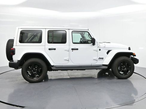 Used 2023 Jeep Wrangler Unlimited Sahara AWD/4WD image 8