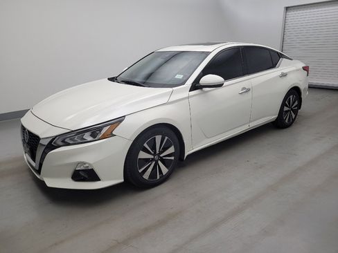 Used 2019 Nissan Altima 2.5 SL FWD image 2