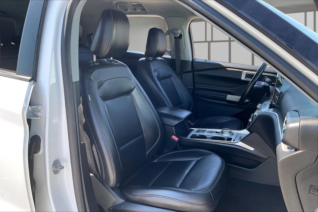 Used 2022 Ford Explorer XLT w/ Equipment Group 202A RWD image 27