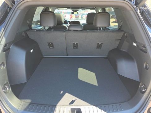 New 2026 Chevrolet Equinox LT w/ Convenience Package II FWD image 19