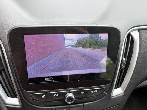 Used 2023 Chevrolet Malibu LT FWD image 17
