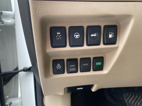 Used 2019 Nissan Rogue SL w/ Premium Package image 20