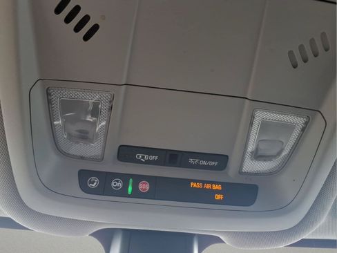 Used 2018 Chevrolet Equinox LS FWD image 28