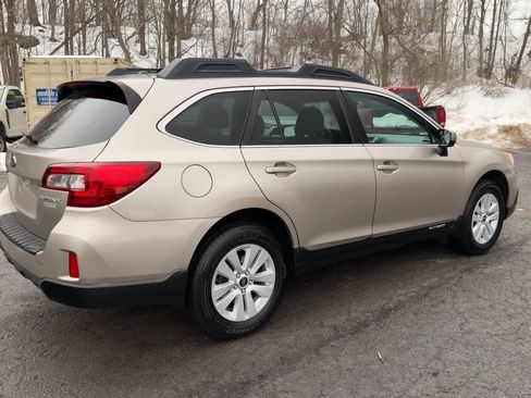 Used 2015 Subaru Outback 2.5i Premium image 8