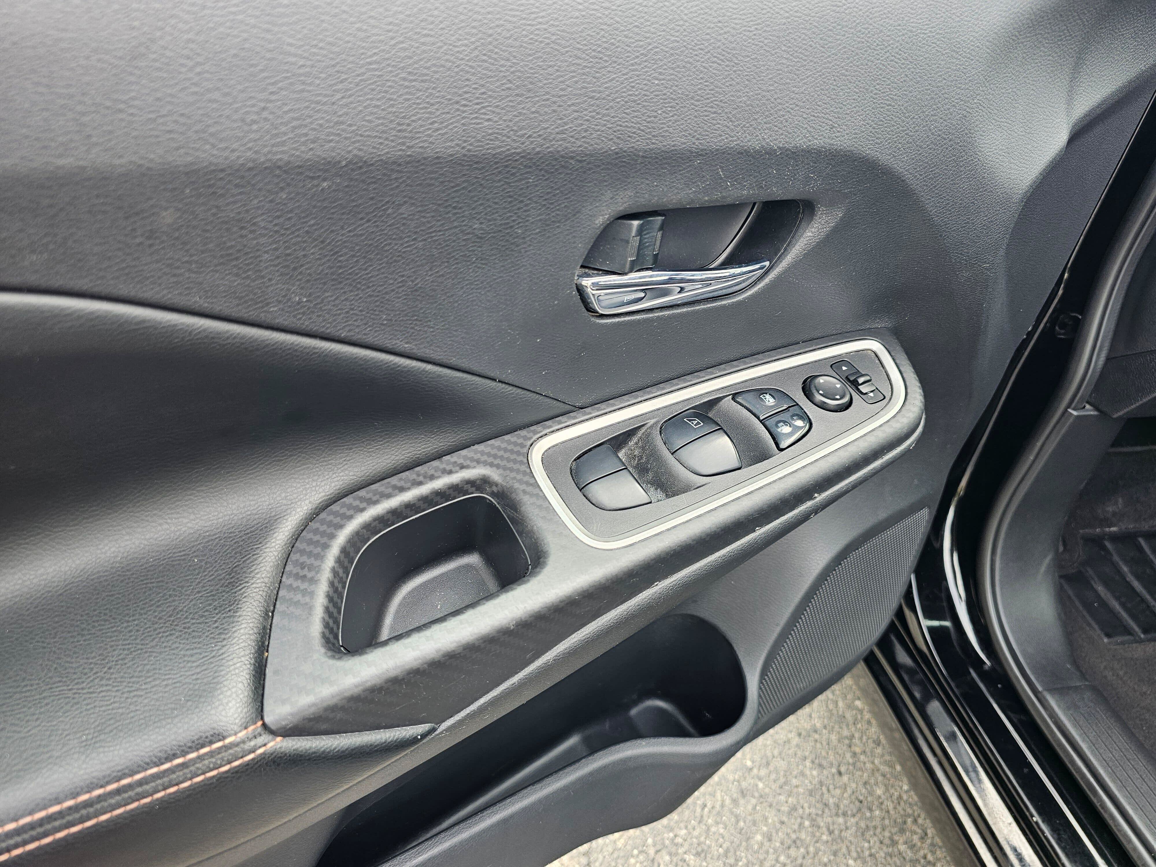 Used 2020 Nissan Versa SR FWD image 20