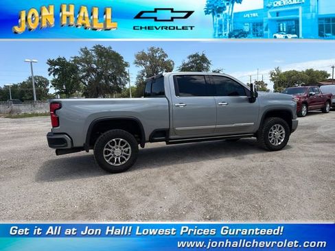 Used 2025 Chevrolet Silverado 2500 High Country w/ High Country Premium Package AWD/4WD image 15