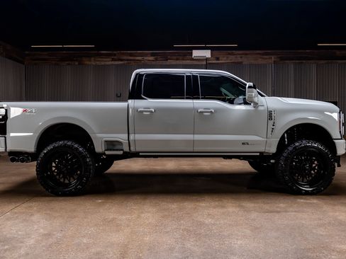Used 2026 Ford F250 Platinum w/ Platinum Plus Package AWD/4WD image 11
