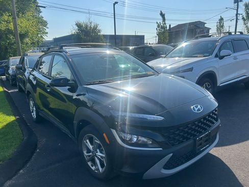 Used 2023 Hyundai Kona SEL AWD/4WD image 2