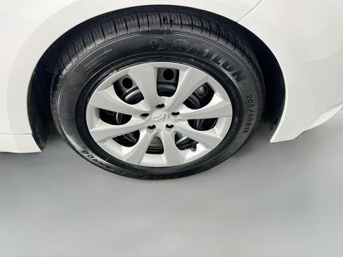 Used 2025 Toyota Corolla LE FWD image 36