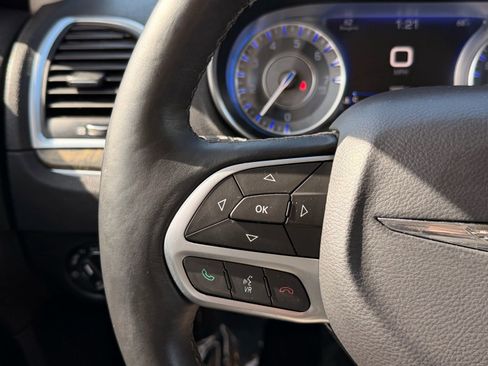 Used 2017 Chrysler 300 C w/ Safetytec Plus Group image 27