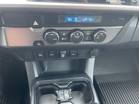 Used 2021 Toyota Tacoma TRD Off-Road image 31